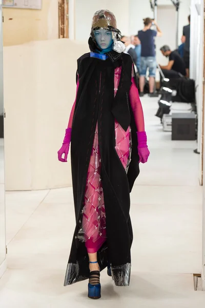 Look 28